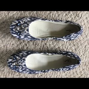 Vera Wang embellished ballet flats size 9